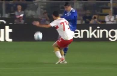 曼联目前仍 曼联目前仍