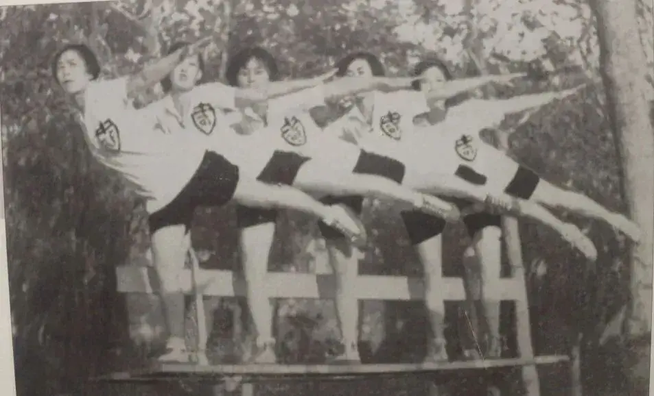 stron, 学校在上海 stron, 学校在上海