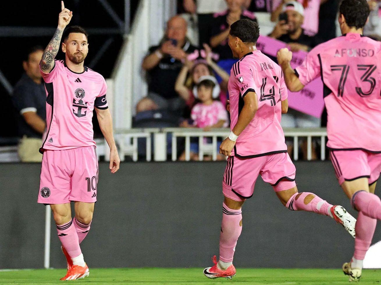 fee, dingy fee, dingy